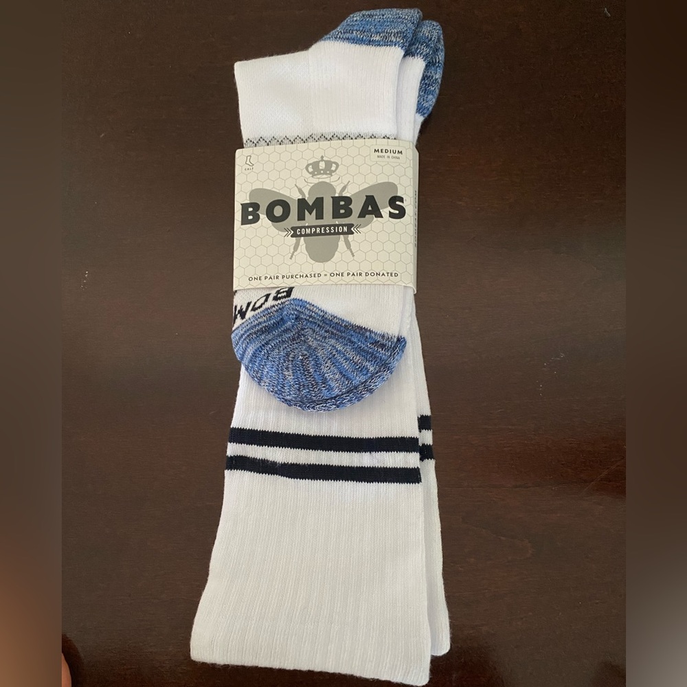 Bombas compression socks Med fits shoe size 8-10.5